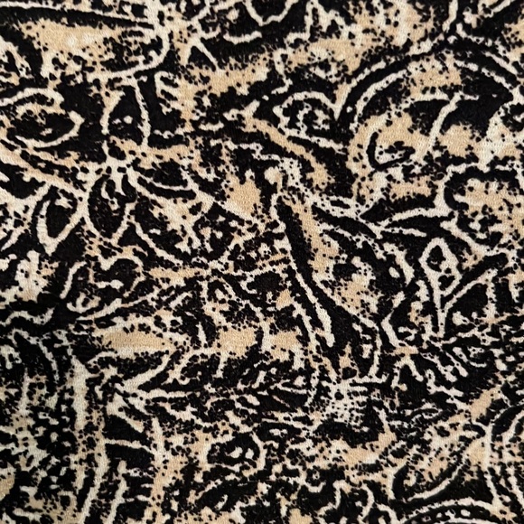 George sleeveless top for women with built in lining. Plus size 22W/24W - Picture 2 of 5